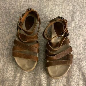 Earth sandals with arch support size 8
